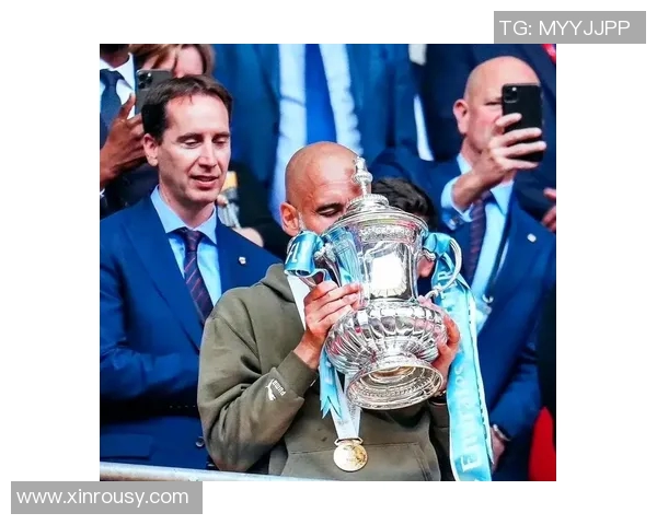 英超史上最惊险!曼城绝杀捧杯,夺得联赛冠军 英超史上最惊险!曼城绝杀捧杯,夺得联赛冠军